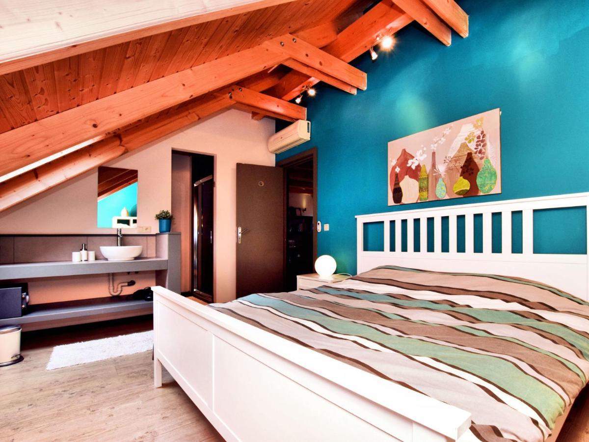 Beautiful Villa With Heated Outdoor Pool Manhay Kültér fotó